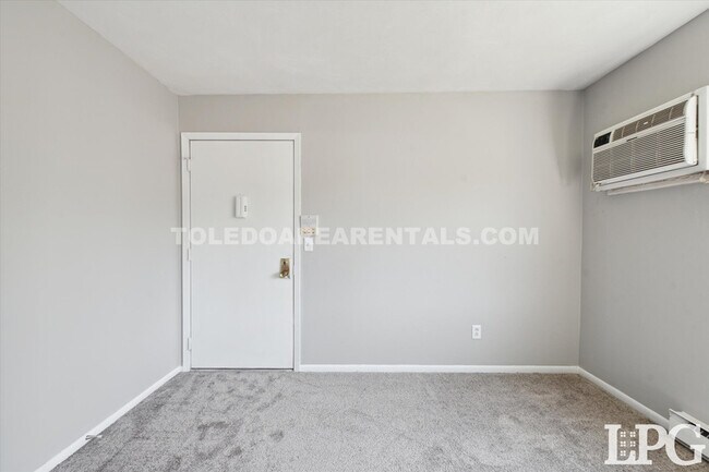 Building Photo - 6020 Secor Rd