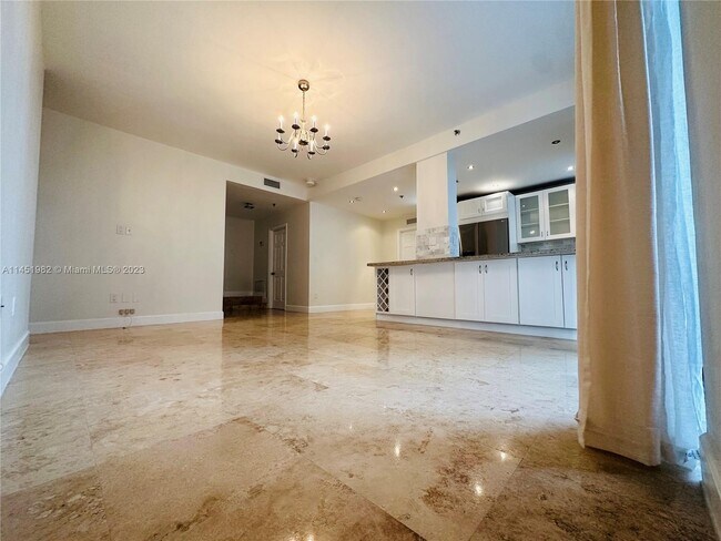 Foto del edificio - 6061 Collins Ave