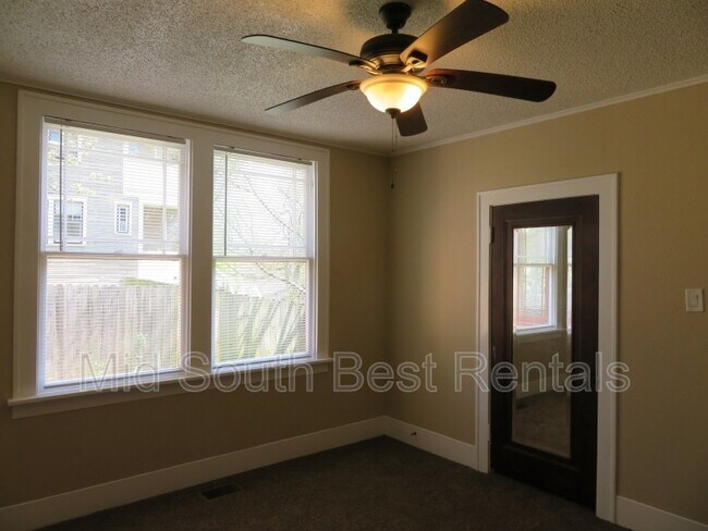 Foto del edificio - 1121 W 24th St