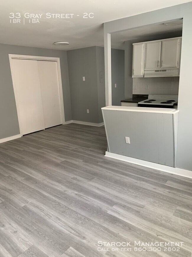 Building Photo - Renovated 1 bed/1 bath available!