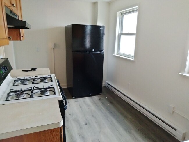 Foto del edificio - 3 Bedroom/1.5 Bathroom House in Allentown!