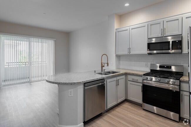 Tahoe - 1BR 1BA - 640 SF - Main Street Village Apartments