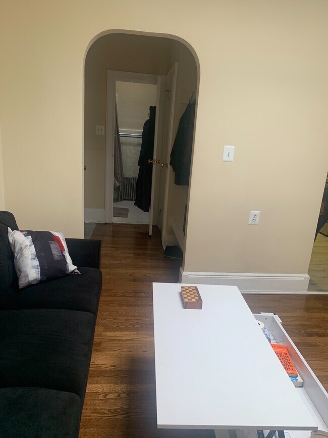 Foto del edificio - 3112 Quentin Rd
