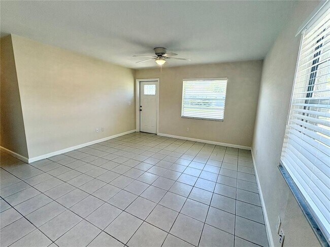 Foto del edificio - 2208 16th Ave W