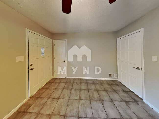 Building Photo - 5409 Pine Valley Dr
