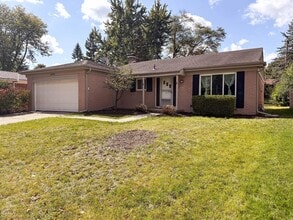 Building Photo - 2844 Renfrew St