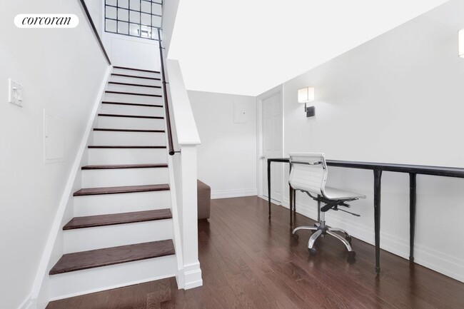 Building Photo - 46 W 89th St