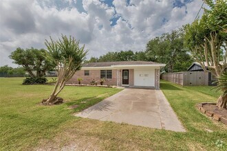 Building Photo - 2569 Cliff Dr