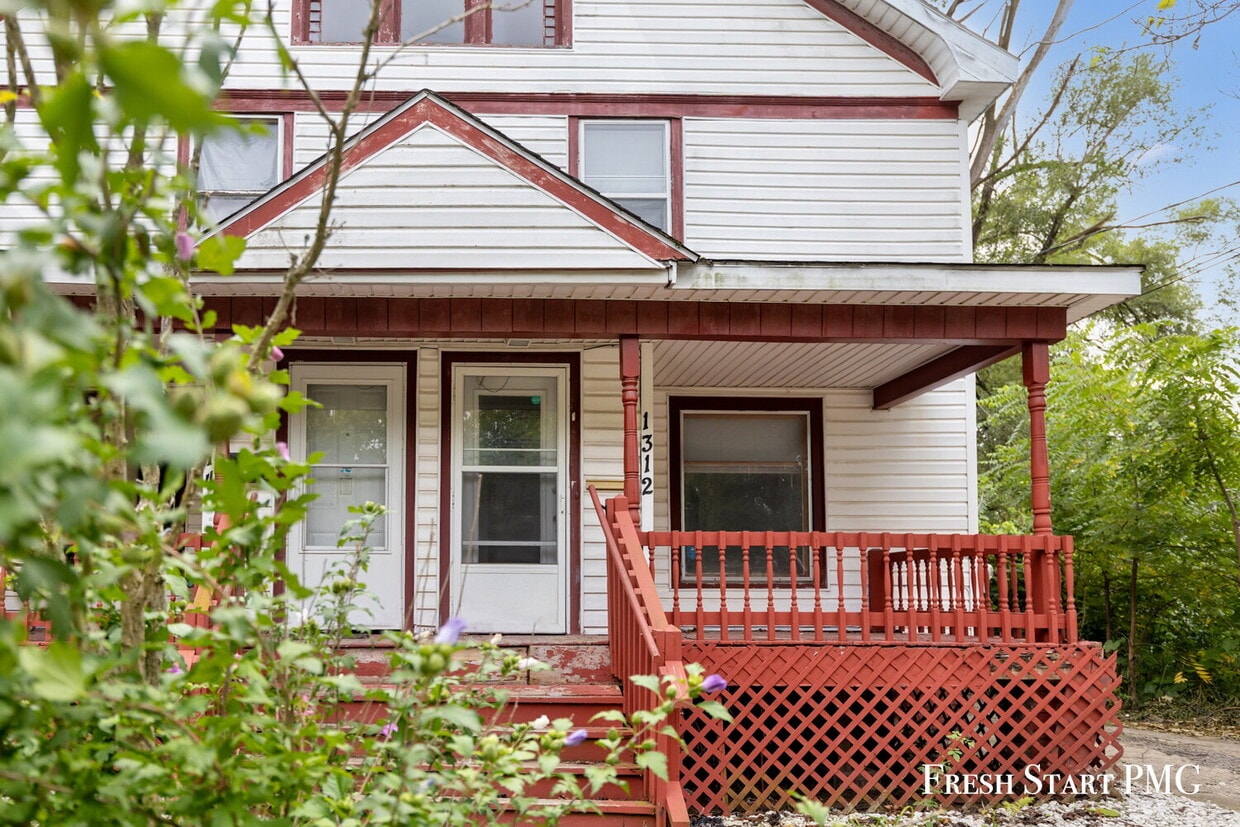 Primary Photo - Charming 3-Bedroom Home with Spacious Livi...