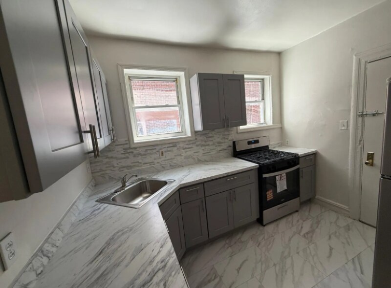 Photo - 867 E 231st St (The Bronx, NY)