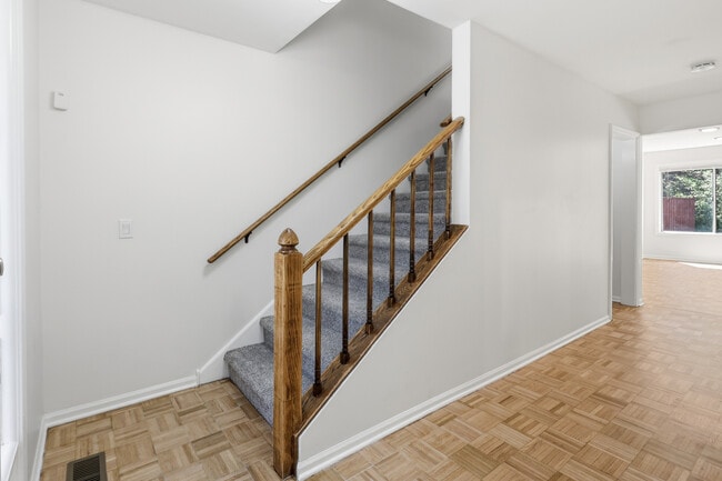Building Photo - 1542 Anderson Ln