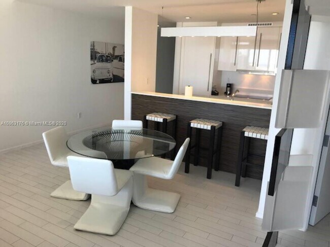 Foto del edificio - 2201 Collins Ave