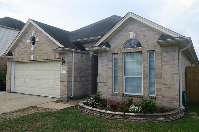 Building Photo - 9119 Clearwood Landing Blvd