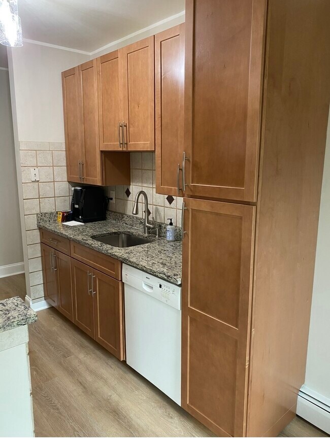 Foto del edificio - 17 Balance Rock Rd