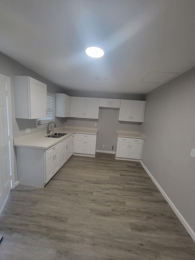 Building Photo - Newly Renovate 4 bedroom 2 bath Home in Liberty, TX!