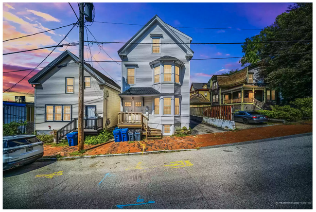 exterior - 7 C St