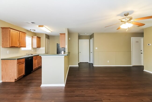 Building Photo - 408 Joyce Way