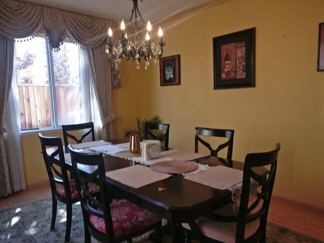 Foto del edificio - 15563 Harbor Way