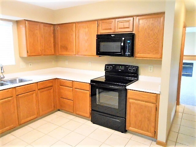Building Photo - 4846 Grove Pointe Drive