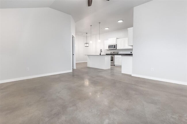 Foto del edificio - 13328 Springcreek Dr
