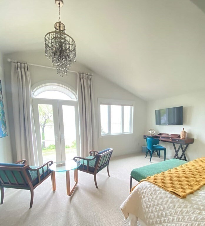 Foto principal - 88 Little Neck Rd