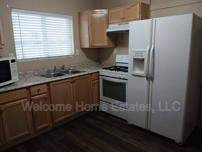 Photo - 110 E Prince Rd House
