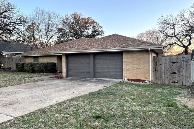 Building Photo - 713 Ridgewood Cir