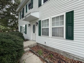 Building Photo - 120 N Pinewood Dr