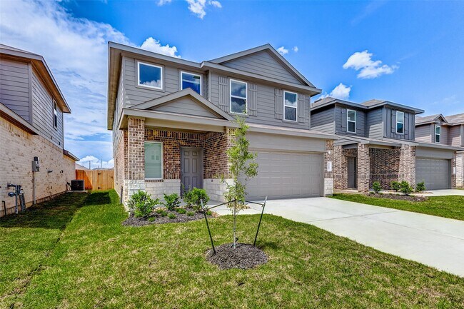 Building Photo - 24303 Alto Gdn Dr