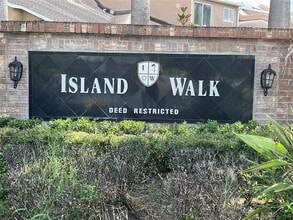 Building Photo - 2074 Island Walk Dr