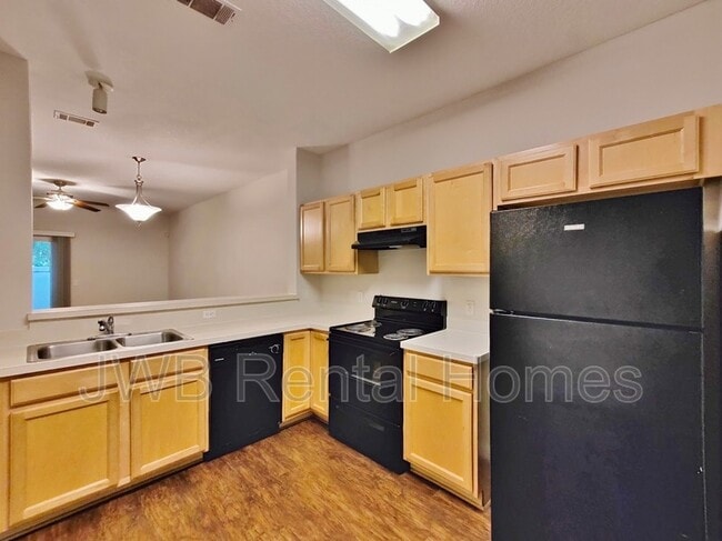 Building Photo - 4802 Playpen Dr