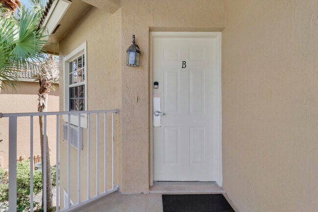 Foto del edificio - 8389 Mulligan Cir