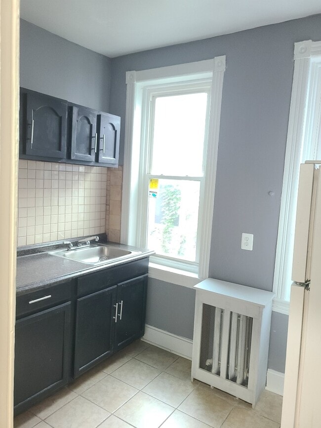 Building Photo - 6068 Kingsessing Avenue Unit 2