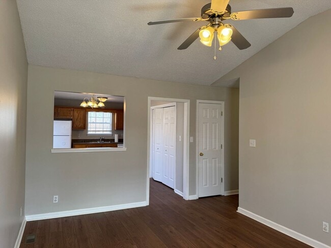 Building Photo - Lovely 3 Bedroom 2 Full Bath Home with? Large Deck & Fenced in Back?yard!