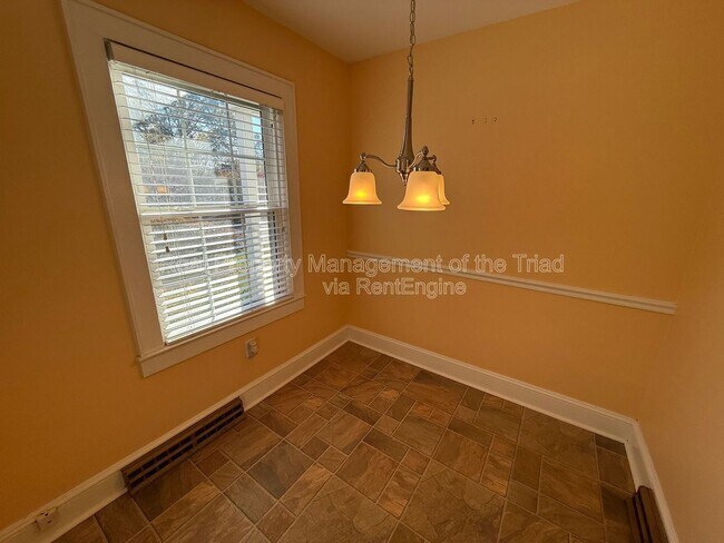 Foto del edificio - 1735 Polo Rd