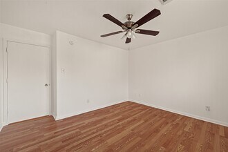 Building Photo - 16315 April Ridge Dr