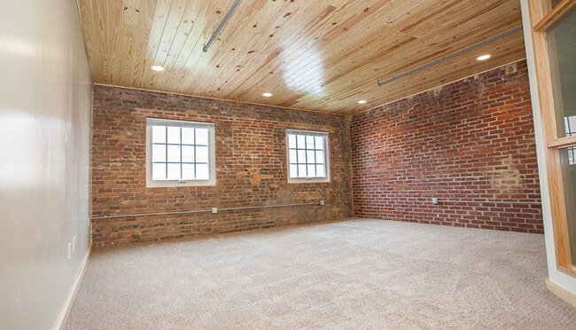 Photo - 80 W Water St Apartment