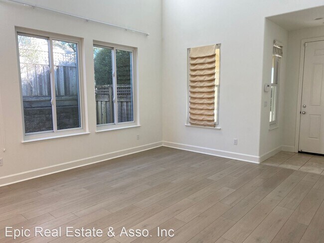 Building Photo - 4 br, 3 bath House - 3520 Bering Drive