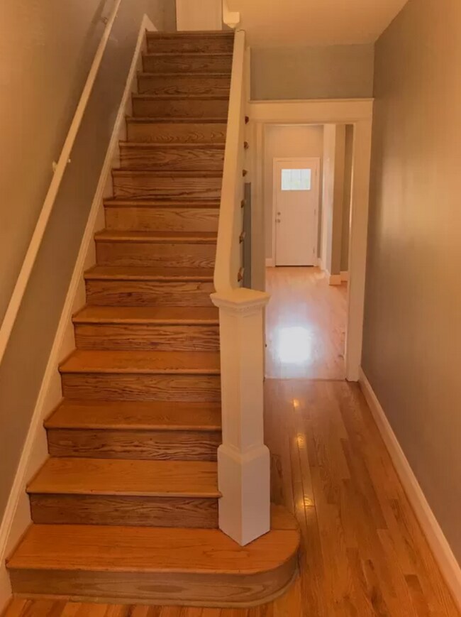 Building Photo - 4121 13th Pl NE