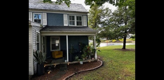 Foto del edificio - 2378 Hobson Rd