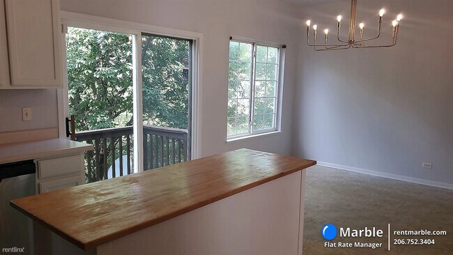 Foto del edificio - 3 br, 2.5 bath Townhome - 304 Monarch Dr