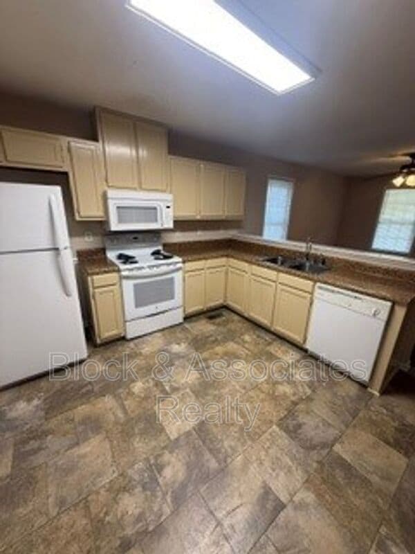 Building Photo - 1819 Saddlewood Ct