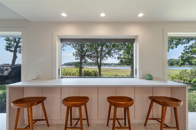 Building Photo - 590 Haywaters Dr