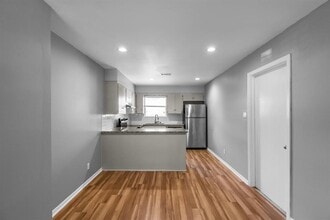Building Photo - 2205 Lanier Dr