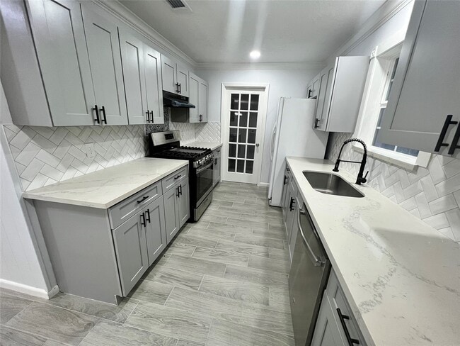 Foto del edificio - 1710 Longhorn Dr