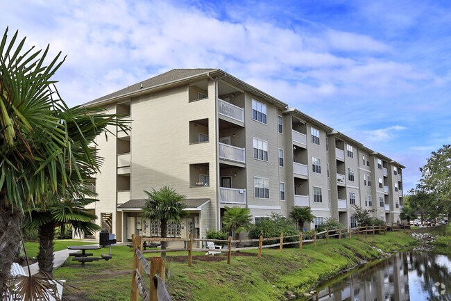 Cherry Grove Commons Apartment Homes Apartments North