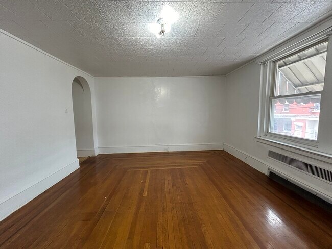 Sala de estar p1 - 193 Zerby Ave