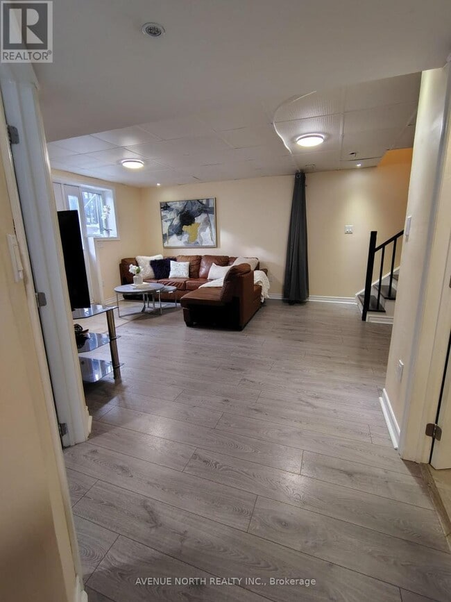 Photo du bâtiment - 339 Sugar Pine Cres