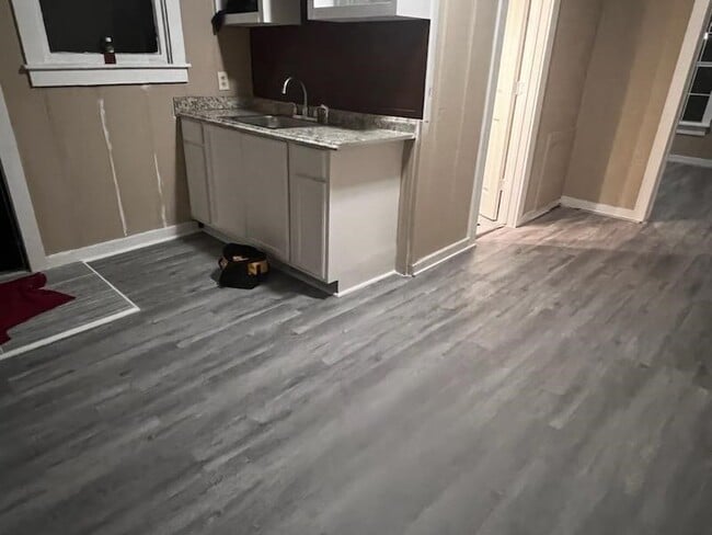 Building Photo - 1413 Mcneil St