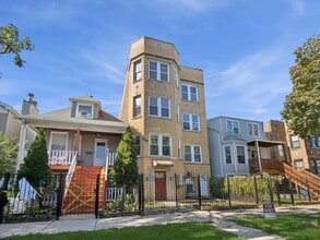 Building Photo - 4720 N Springfield Ave